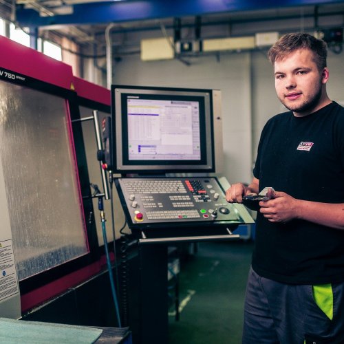 CNC FRÉZAŘ - dvousměnný provoz - náborový příspěvek 50.000,- Kč!